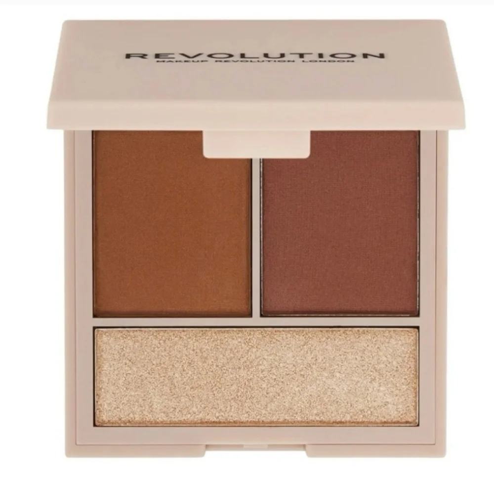 Makeup Revolution Contour Powder Compact In Shade Light